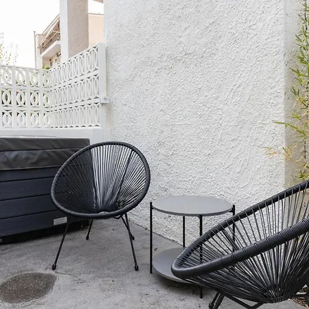 Luxury In Center Of Agioi Theodoroi Villa