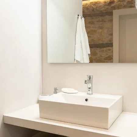 Luxury In Center Of Agioi Theodoroi Villa *