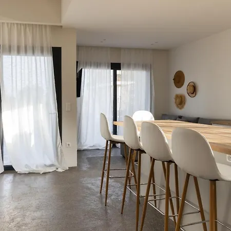 Villa Luxury In Center Of Agioi Theodoroi