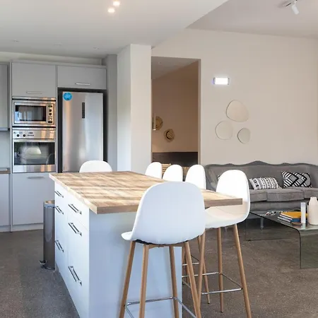 Luxury In Center Of Agioi Theodoroi