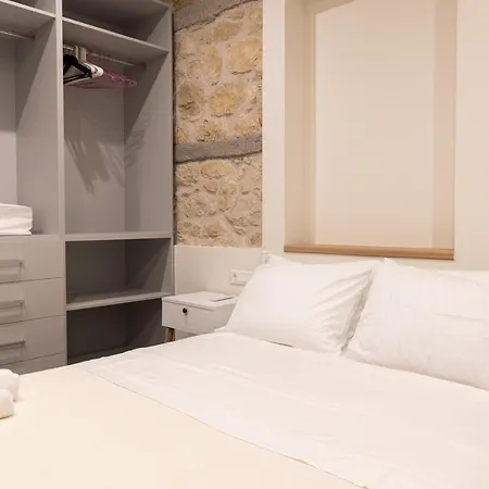 Villa Luxury In Center Of Agioi Theodoroi *